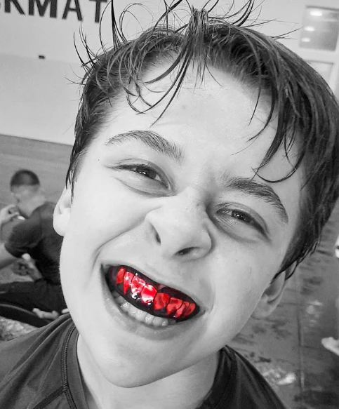 Chrome Red Fangs (Black) - Image 4